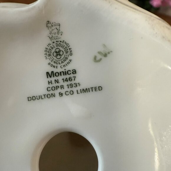 Royal Doulton Monica Figurine HN1467 Vintage Bone China Lady 1930s England Colle - Picture 5 of 5